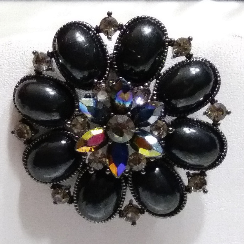 CHUNKY BROOCH- BLACK